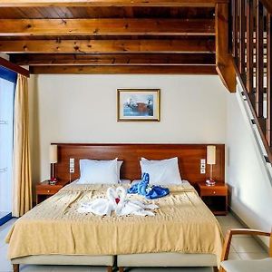 Adelais Hotel